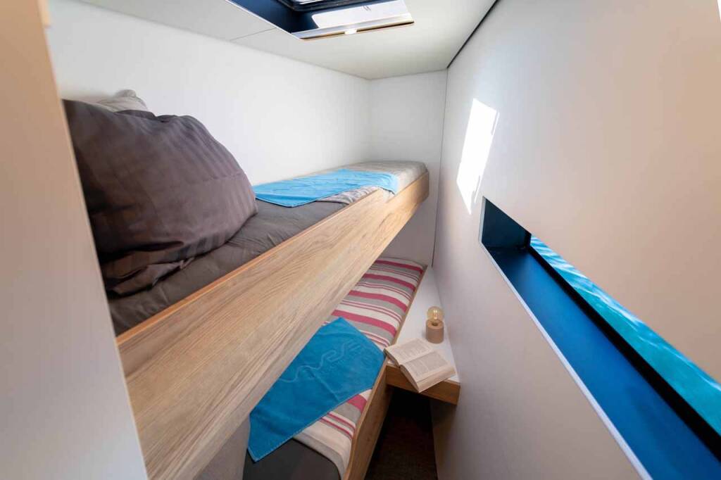 Vaan R4 Electric Silence