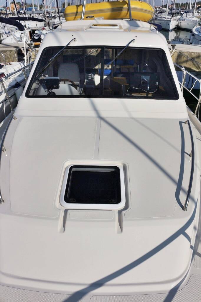 Motorboot Vektor 950 Rava