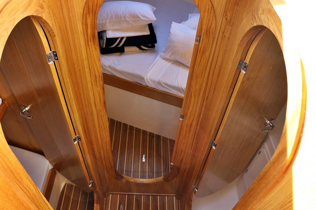 Motorboot Vektor 950 Rava
