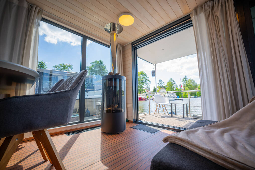 House boat Woma D13 RedWine