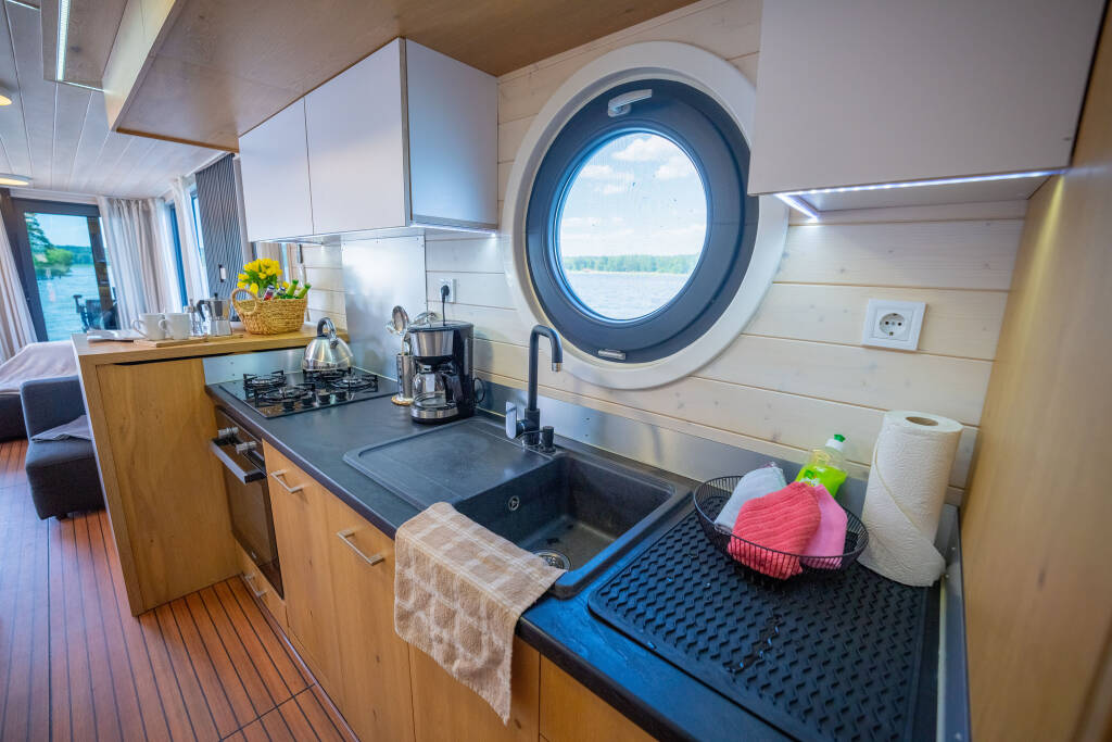 House boat Woma D13 RedWine