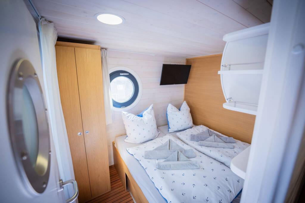 House boat Woma D13 RedWine