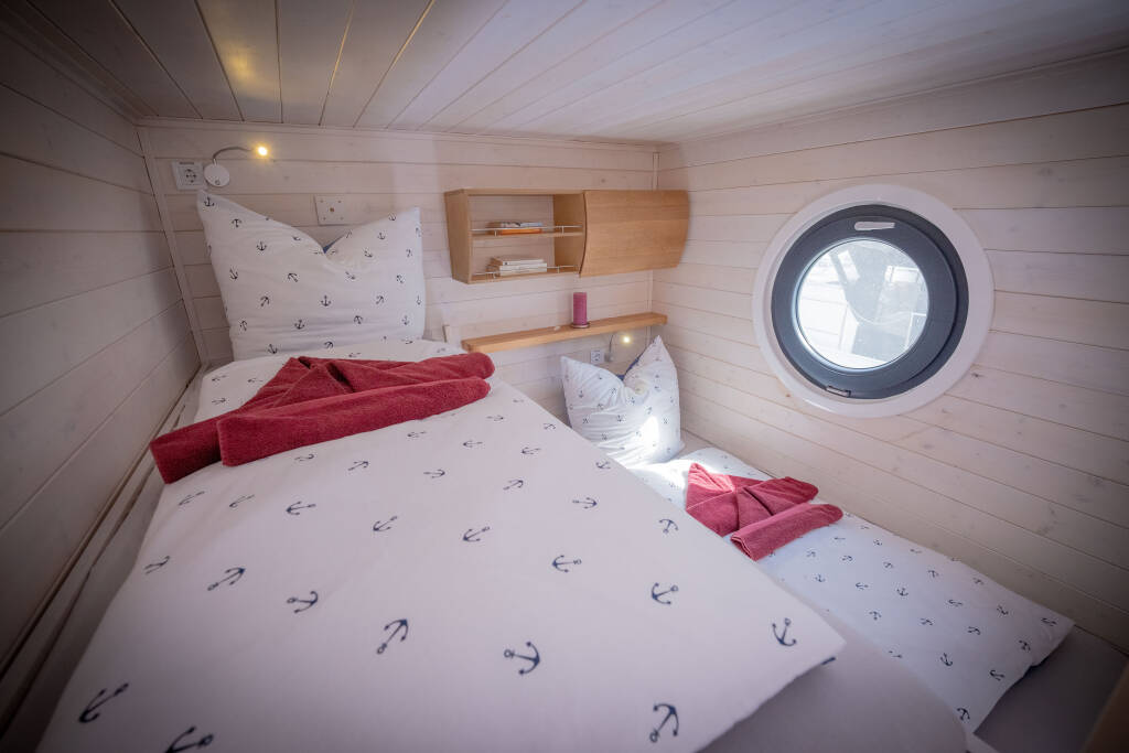 House boat Woma D13 RedWine