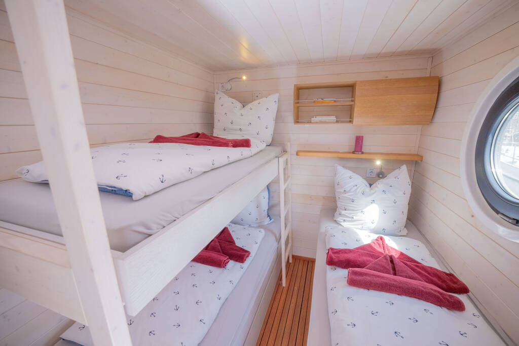 House boat Woma D13 RedWine