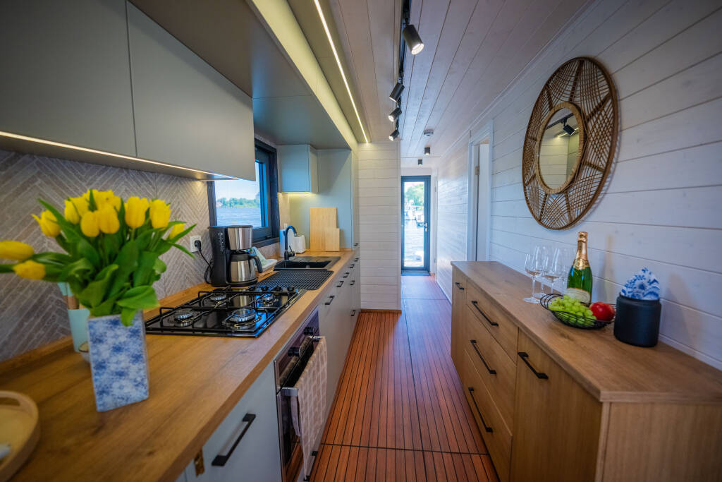 House boat Woma D13 Elements