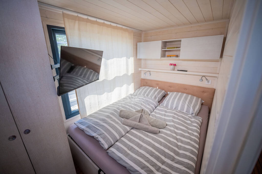 House boat Woma D13 Elements